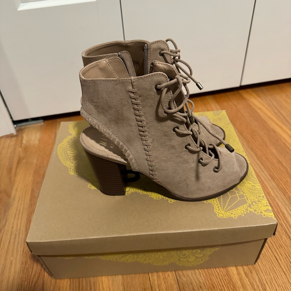 Lace up heals